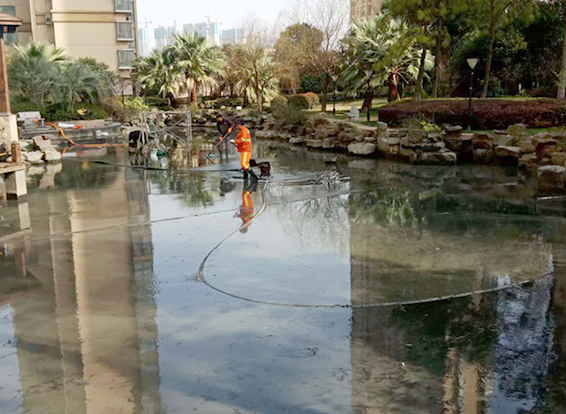 陇川景观池淤泥清理