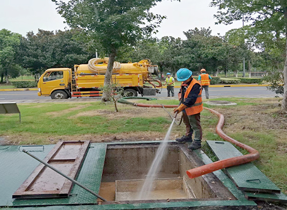 陇川化油池清理
